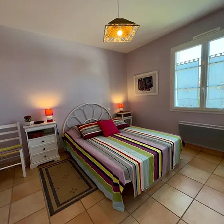 Hébergement de vacances Maison Spacieuse Avec Jardin, Proche Forêt Et Plage, 3 Chambres, équipements De Loisirs, Parking Privé - Fr-1-323-435 *