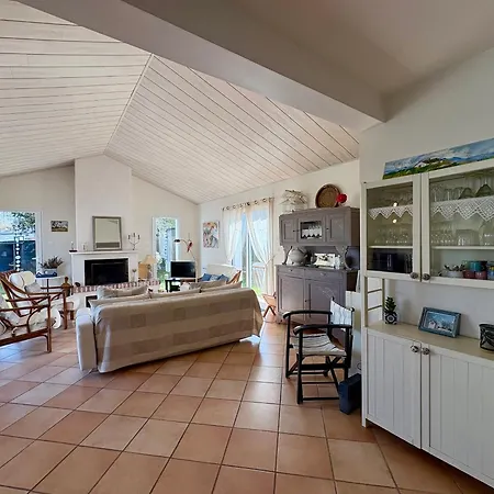 Maison Spacieuse Avec Jardin, Proche Foret Et Plage, 3 Chambres, Equipements De Loisirs, Parking Prive - Fr-1-323-435 *