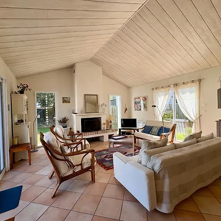 Maison Spacieuse Avec Jardin, Proche Foret Et Plage, 3 Chambres, Equipements De Loisirs, Parking Prive - Fr-1-323-435 Tatil Evi
