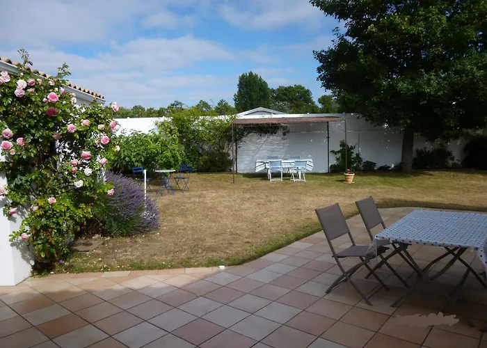 Hébergement de vacances Maison Spacieuse Avec Jardin, Proche Forêt Et Plage, 3 Chambres, équipements De Loisirs, Parking Privé - Fr-1-323-435