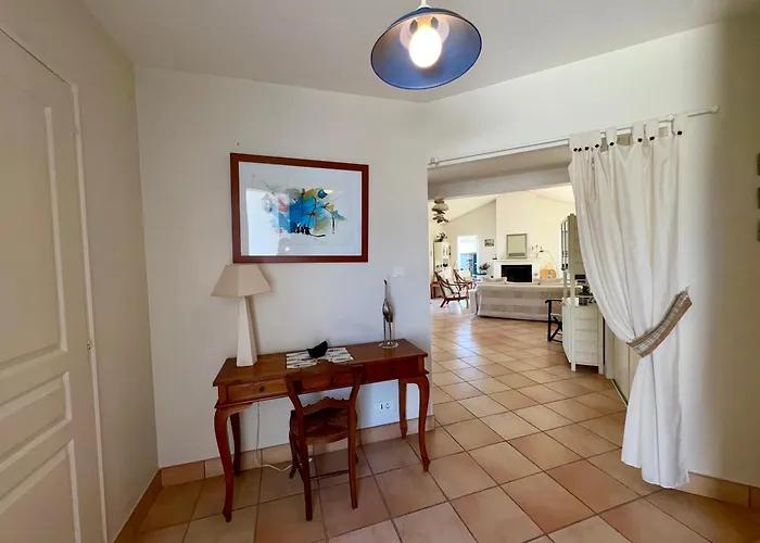 Hébergement de vacances Maison Spacieuse Avec Jardin, Proche Forêt Et Plage, 3 Chambres, équipements De Loisirs, Parking Privé - Fr-1-323-435 *